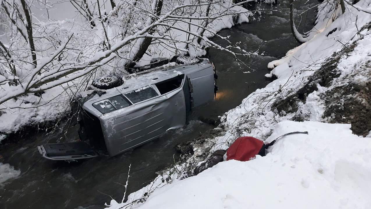 ТРАГЕДИЈА КОД ПРИЈЕПОЉА: Џип упао у реку, погинула девојчица